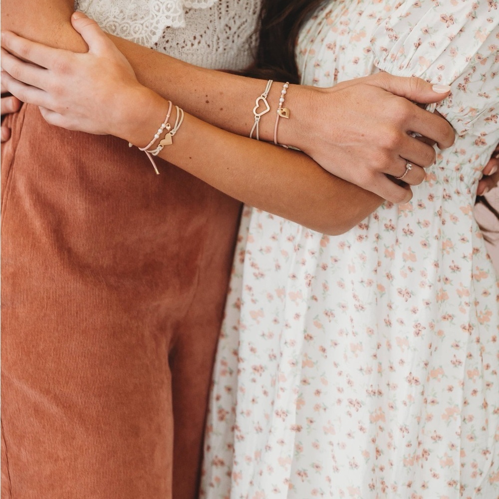 Mother/Daughter Hair Tie Bracelet Set - Picture 4 of 4
